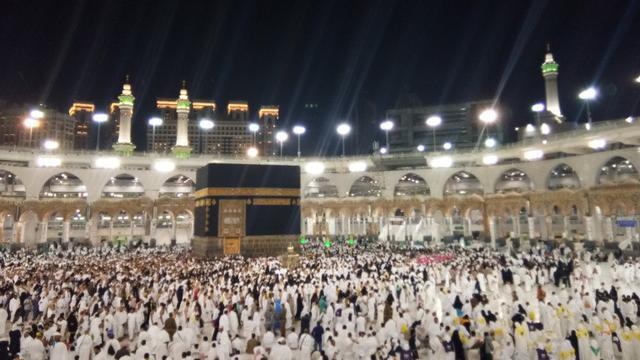 Arab Saudi Hentikan Sementara Umrah karena Virus Corona