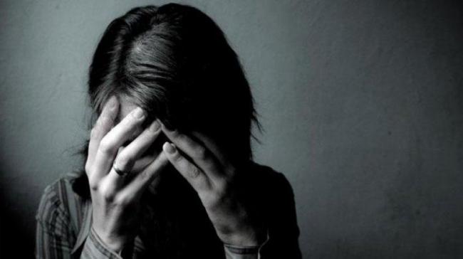 Seorang Wanita di Batam Tewas Tergantung dengan Sehelai Selendang 
