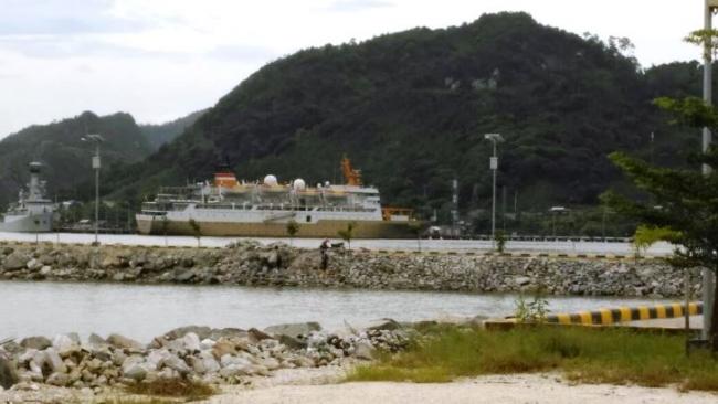 KM Bukit Raya Docking di Batam 