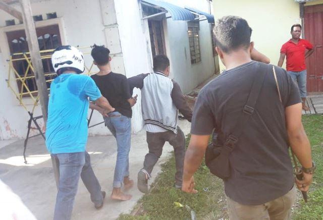 Polisi Temukan Sebilah Pedang Saat Penggeledahan Rumah di Karimun