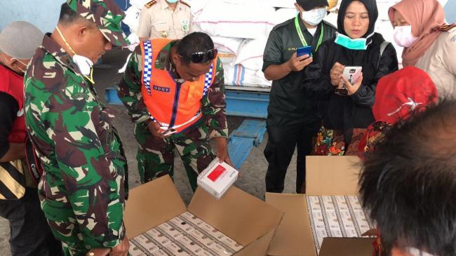 Dinkes Kepri Terima 2 Dus Rapid Tes Covid-19 untuk Periksa Kesehatan TKI 