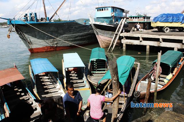 Dihantam Kapal Barang, Pompong Pelantar Dua Tenggelam