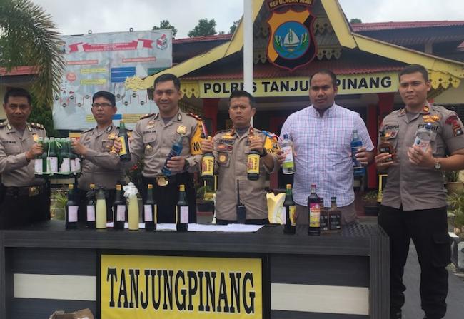 Polisi Sita Minuman Tuak dan Oplosan di Tanjungpinang