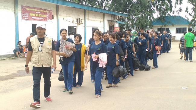 Ratusan TKI Menunggu Pemulangan, Sebagian Masih Terpisah dari Keluarga