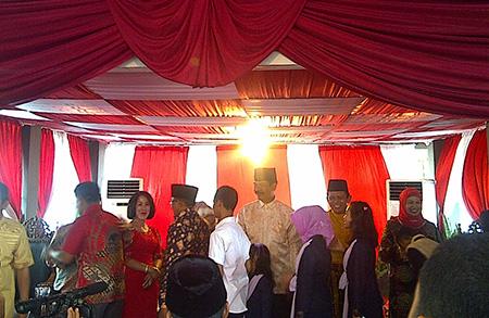 Ribuan Warga Batam Serbu Open House Wagub Kepri Soerya Respationo