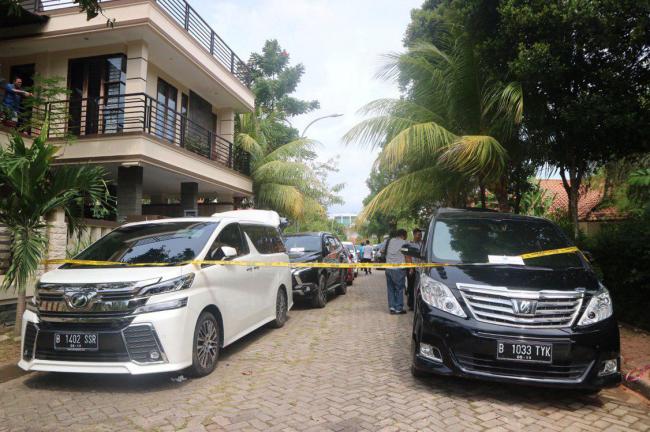 BNN Segel 18 Mobil Milik Bos Narkoba di Perumahan Sukajadi