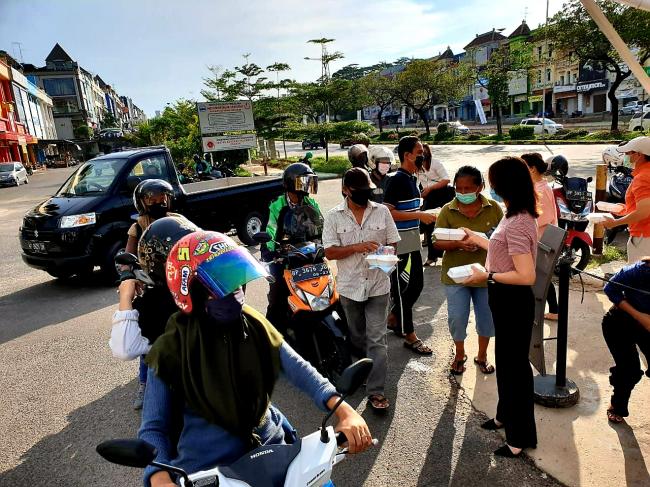 Sejumlah Pengusaha Lanjut Bagikan Seribu Nasi Bungkus Tiap Hari Selama Ramadan