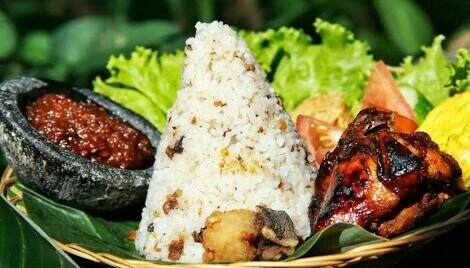 4 Tips Menyiapkan Menu Makanan Sehat Saat Liburan