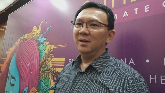 Penjelasan Ahok Soal Orang yang Tidak Paham Lambang Salib