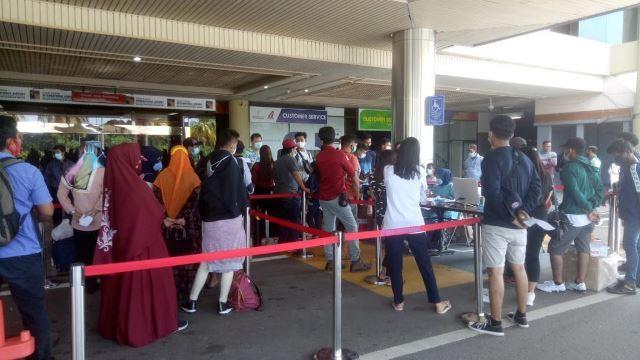 Huge Queue for Antigen Rapid Test is Spotted at Hang Nadim Batam