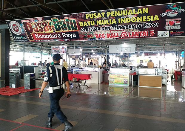 Pasar Batu Akik Lesu, Bacan Dihargai Setengah Harga