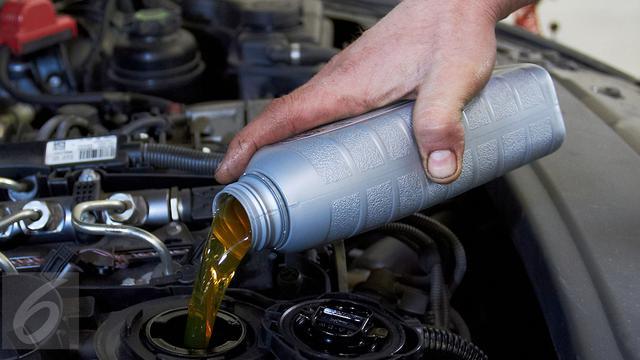 Mau Ganti Oli Mesin, Mending Mineral atau Synthetic?