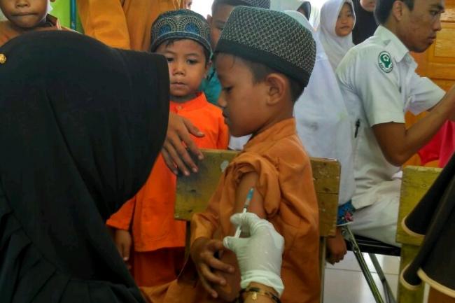 Kisruh Halal-Haram Vaksin MR, Warga: Kami Bebas Memilih