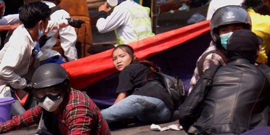 Lagu Protes Berkumandang di Persemayaman Kyal Sin