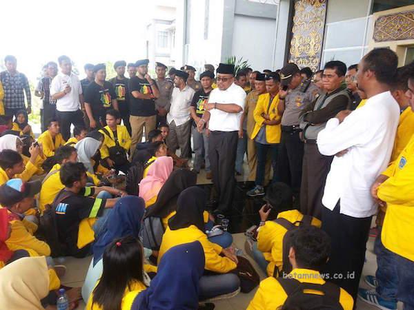 Mahasiswa Juga Desak Walikota Tanjungpinang Tutup Basecamp Cafe