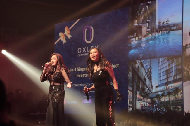Duo Maia Meriahkan Grand Opening Oxley Convention City Batam