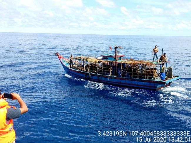 Mati Mesin, Kapal Muatan Sapi 7 Hari Terombang-ambing di Laut Natuna