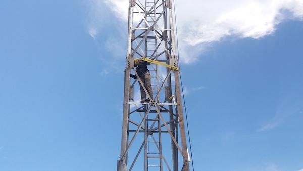 Satpol PP Segel Tower Seluler Ilegal di Tanjungpinang