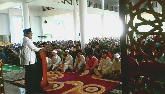 Ribuan Warga dan Pejabat Juga Zikir dan Istighosah di Dompak 