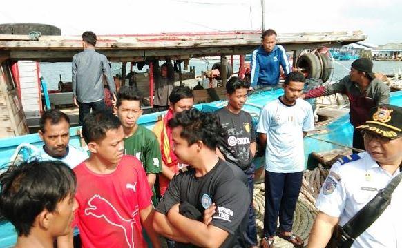 KLM Citra Hasil Tenggelam, 10 Penumpang Terapung di Laut Selama 8 Jam