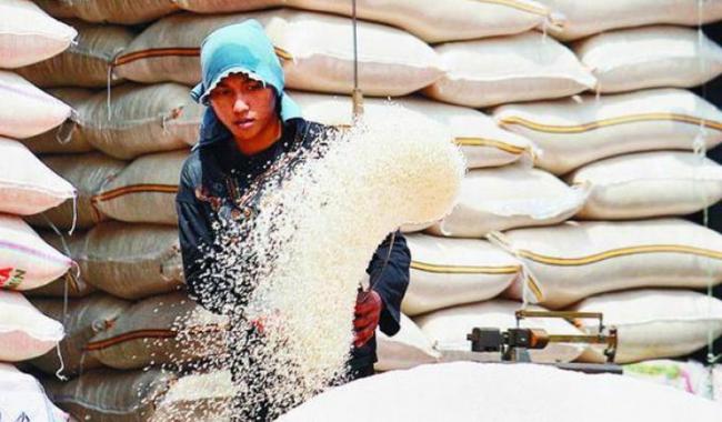 AWASI! Distributor Beras Diduga Lakukan Pengoplosan