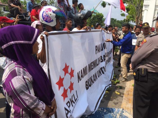 Puluhan PKL Jodoh Demo Kantor Wali Kota Tolak Penggusuran 