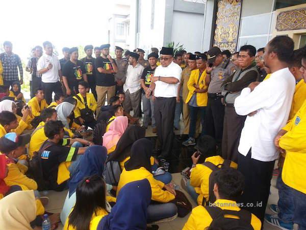 Ini Jawaban Lis Darmansyah Terkait Desakan Tutup Basecamp Cafe