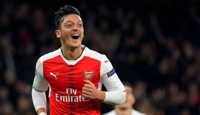  Arsenal Rebut Puncak Klasemen Usai Tekuk Stoke