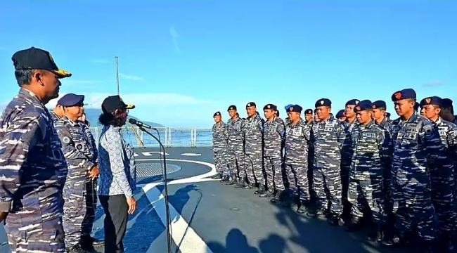 Menteri Susi Pimpin Penangkapan Kapal Ikan Asing Asal China di Natuna