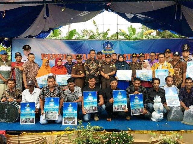 Apri Serahkan Bantu Nelayan dan Pembudidaya Ikan, Program DKP Sejahterakan Masyarakat Bintan