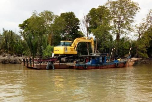 WFQR Lanal Tanjungbalai Karimun Tangkap Kapal Motor Pernarik Tongkang Tak Berdokumen