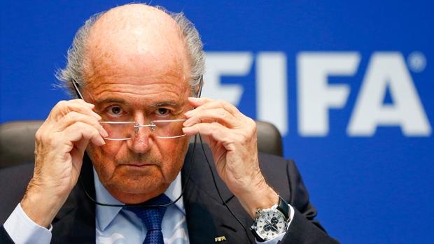 Sepp Blatter Didesak Mundur Pascapenangkapan 7 Pejabat FIFA Korupsi