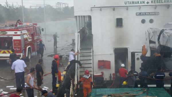 Kapal Navigasi Andara Milik Ditjen Perhubungan Laut Terbakar di Bintan