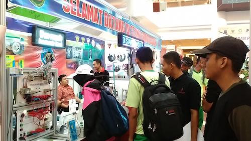 Siswa SMKN 1 Batam Pamerkan Karya Terbaik di Mega Mall