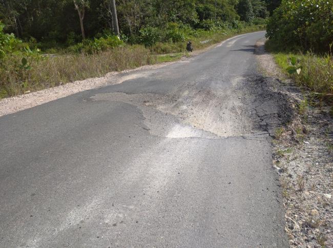 Di Balik Proyek Tambal Sulam, Maut Mengintai di Jalan Trans Batubi Natuna