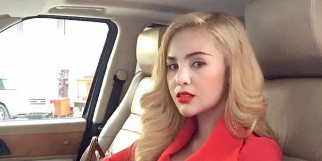 Terlalu Seksi, Aktris Ini Dilarang Main Film