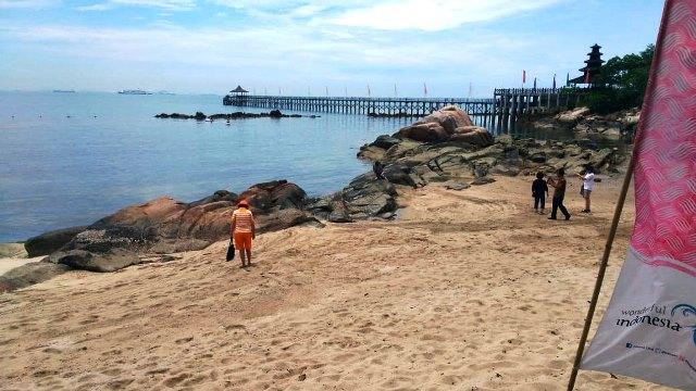 Limbah Minyak Hitam Mulai Berkurang, Kepala DLH: Wisatawan Bisa Swafoto Lagi
