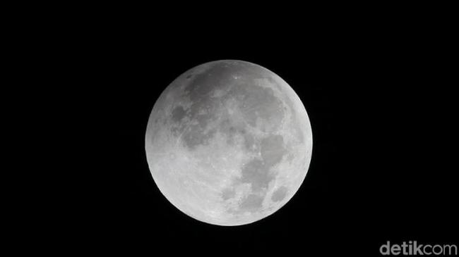Beberapa Penampakan Gerhana Bulan Terlama Abad 21