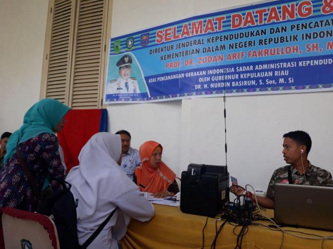 Puluhan Siswa SMK Serbu Gedung Daerah Tanjungpinang