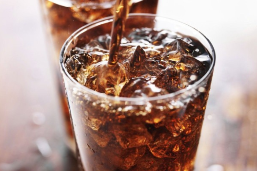 Kenali Fakta dan Mitos Seputar Minuman Bersoda