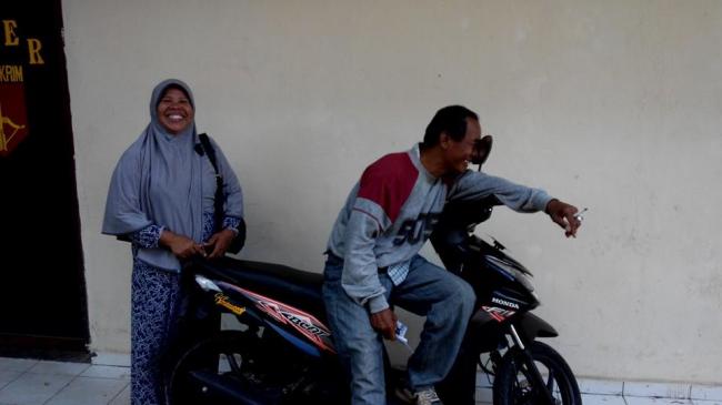 [Jurnalisme Warga] Pasangan Suami-Istri Ini Menangis Temukan Motornya di Mapolresta Barelang
