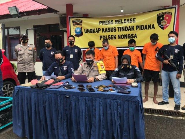 Dikejar Warga, Komplotan Maling Genset Nekat Tabrak Portal Perumahan