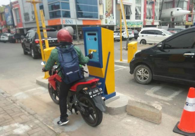 Pelaku Usaha Sambut Baik Pengelolaan Parkir Profesional Khazanah Plaza, Usaha Jadi Berkembang