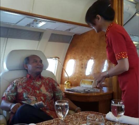 Pejabat Naik Jet Pribadi Bersama Pramugari Cantik, Menteri Sudirman: Saya Ikut Juga
