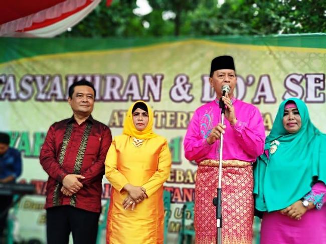 Syukuri Kemenangan, Pasangan SABAR Doa Selamat di Lapangan Pamedan