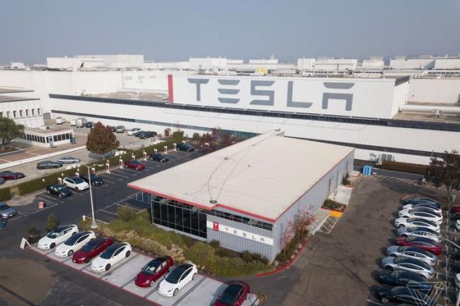 Tesla Mau Bangun `Power Bank` Raksasa di RI