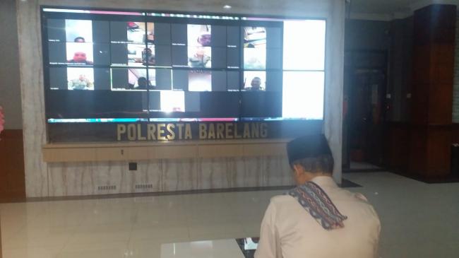 Kapolresta Barelang Pimpin Istighosah Online Serentak dari Lobi Mapolres 