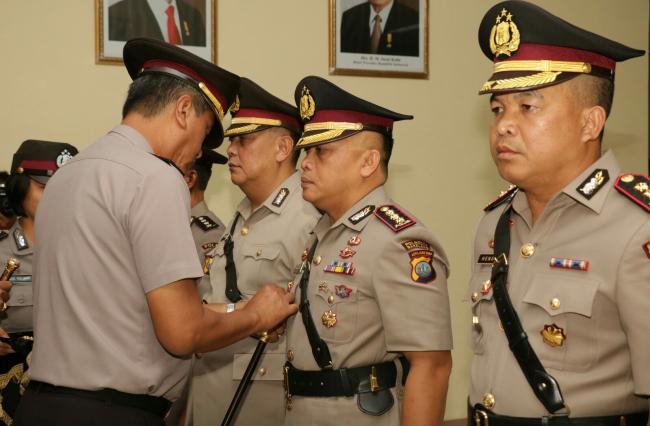 AKBP Hengki Jabat Kapolresta Barelang, Kombes Helmy Santika Dirresnarkoba