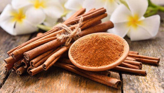 Bibir Kering dan Mengelupas? Berikut 3 Resep Scrub Berbahan Kayu Manis
