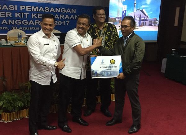 PGN Batam Bagikan 300 Konverter Kit, Sekdako: Pemasangan Pertama Mobil Wako
